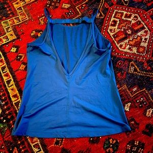 NIKE ATHLETIC TENNIS RUNNING TOO SHIRT… size women’s medium